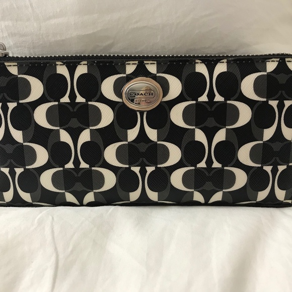 COACH WALLET - Picture 1 of 5